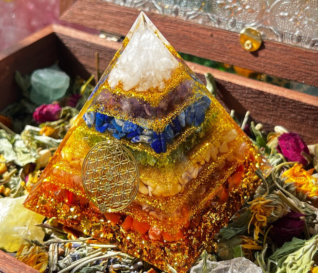 7 - Chakra Crystal Pyramid | Full - Spectrum Energy Alignment · Feng Shui Harmony - GEM Spirit - sk - 03 - 7 Chakra Stones - 7 - Chakra - 7 - Chakra Healing Pyramid