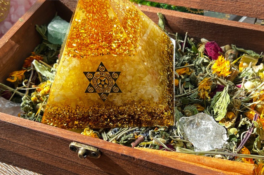 Wealth - Attracting Yellow Crystal Pyramid | Eight - Direction Prosperity · Feng Shui Power - GEM Spirit - sk - 04 - Citrine - CRYSTALS - Energy Pyramid