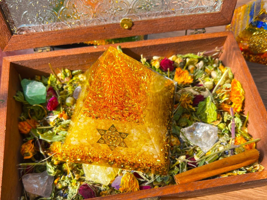 Wealth - Attracting Yellow Crystal Pyramid | Eight - Direction Prosperity · Feng Shui Power - GEM Spirit - sk - 04 - Citrine - CRYSTALS - Energy Pyramid